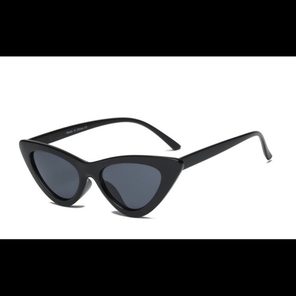 Vintage cat eye sunglasses - Picture 2 of 3